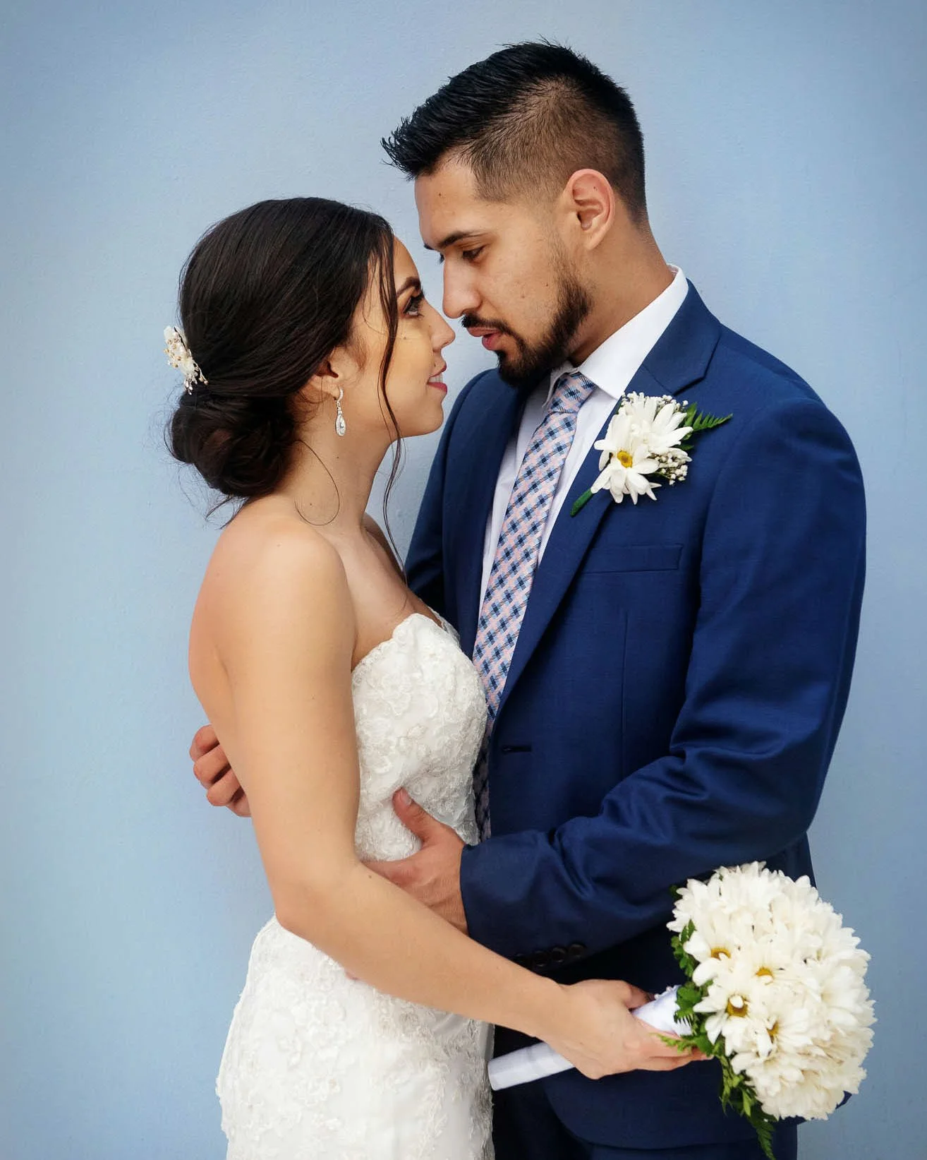 Wedding Party Glamour group photo session in Birmingham, Alabama with Tomiko's Photography — four-hour luxury photography session including professional makeup and delicious food.