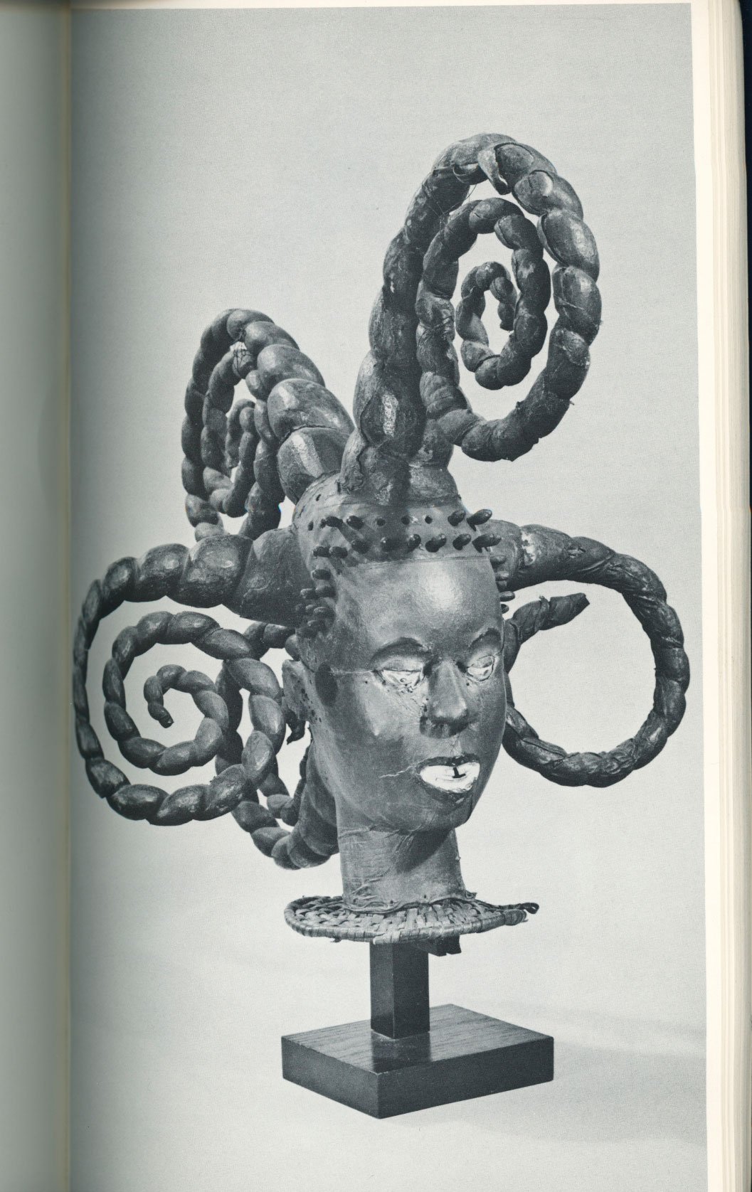 SCULPTURE_BLACK_AFRICA_2025-(2).jpg