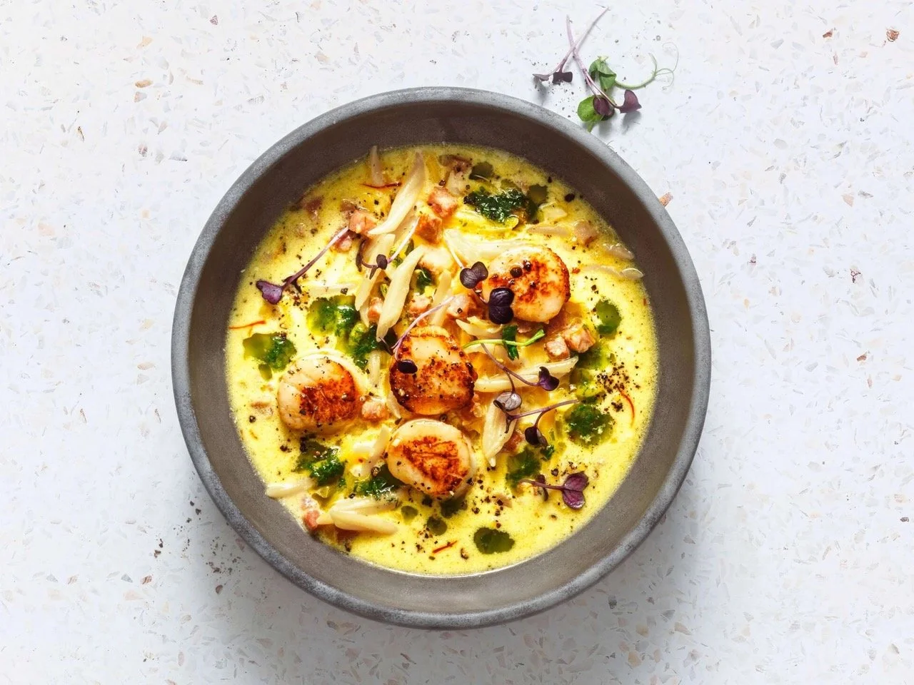 safransuppe-mit-jakobsmuscheln-und-trofie-0-4-3 Large.jpeg