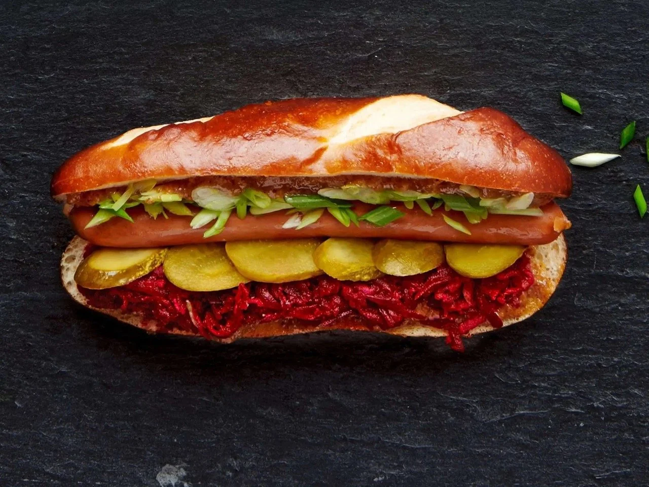 hotdog-mit-randen-apfel-und-meerrettich-0-4-3 Large.jpeg