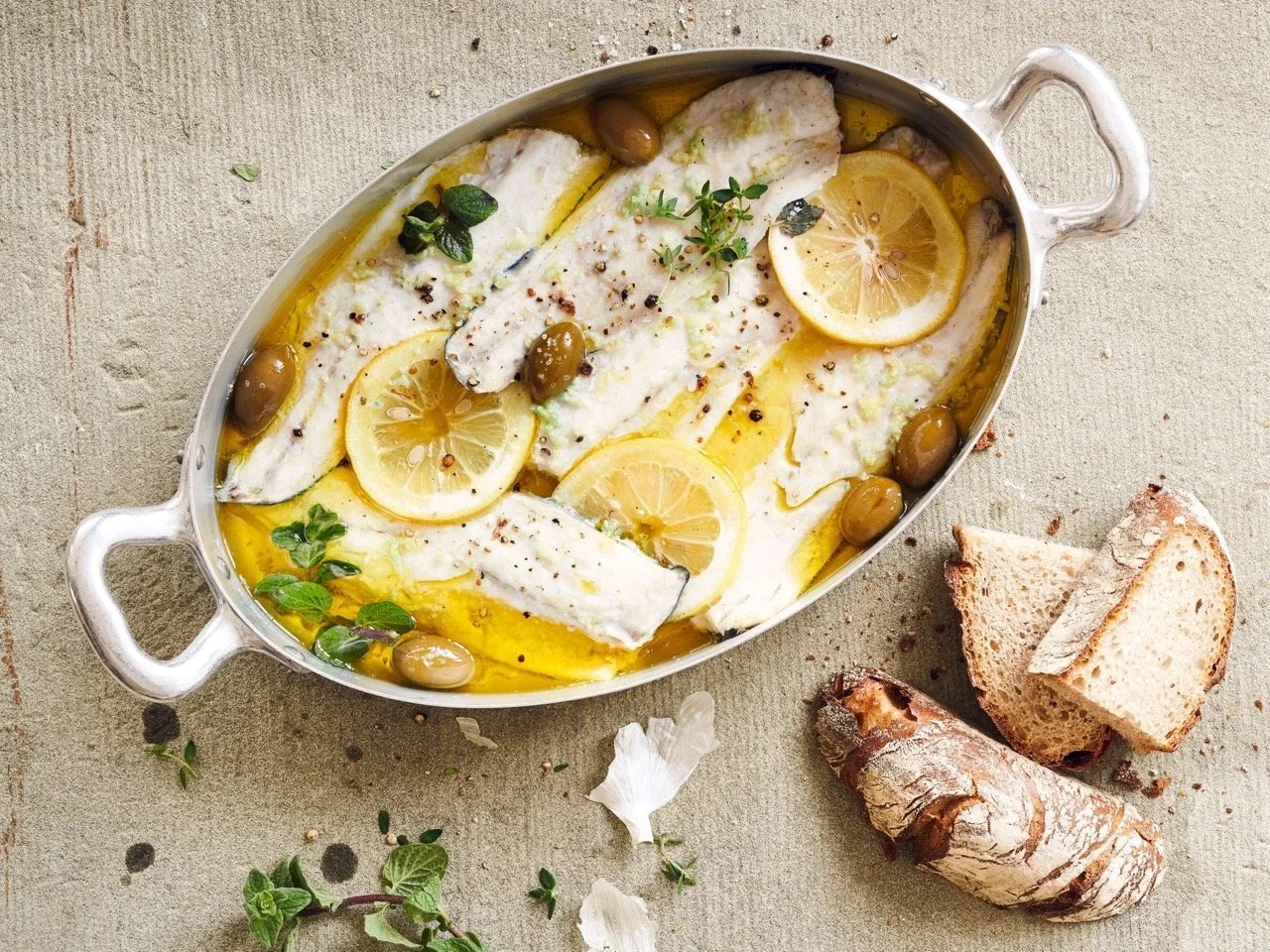 wolfsbarschfilet-in-olivenoel-0-4-3 Large.jpeg