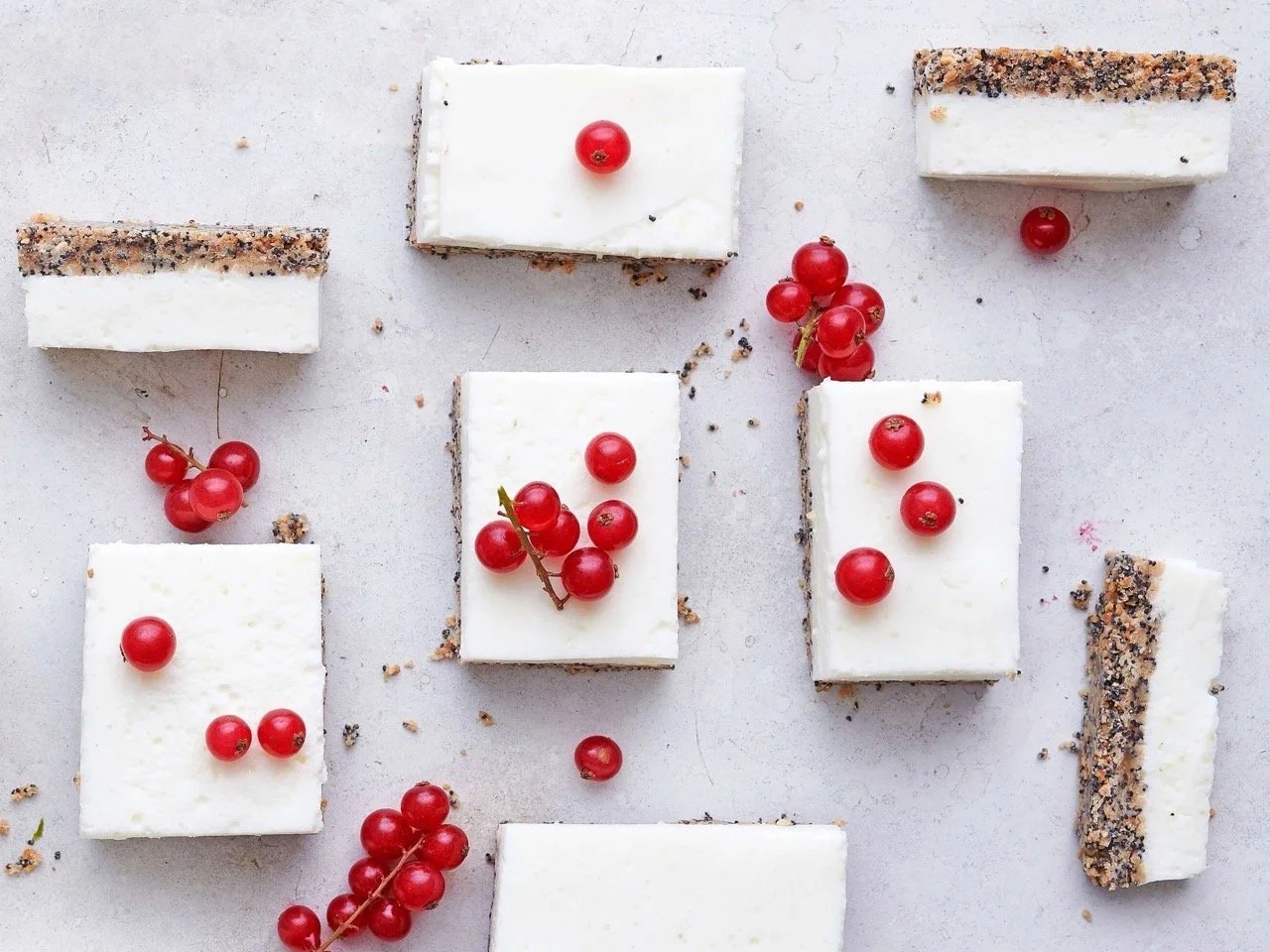 quarkschnitten-mit-johannisbeeren-0-4-3 Large Large.jpeg