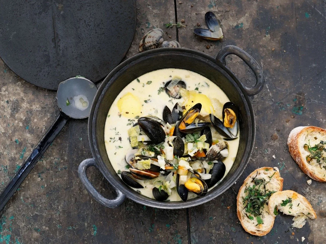 muschelsuppe-mit-gin-kraeuterbrot-0-4-3 Large.jpeg