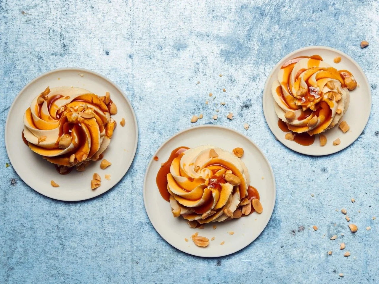 caramel-mousse-mit-erdnuessen-0-4-3 Large.jpeg