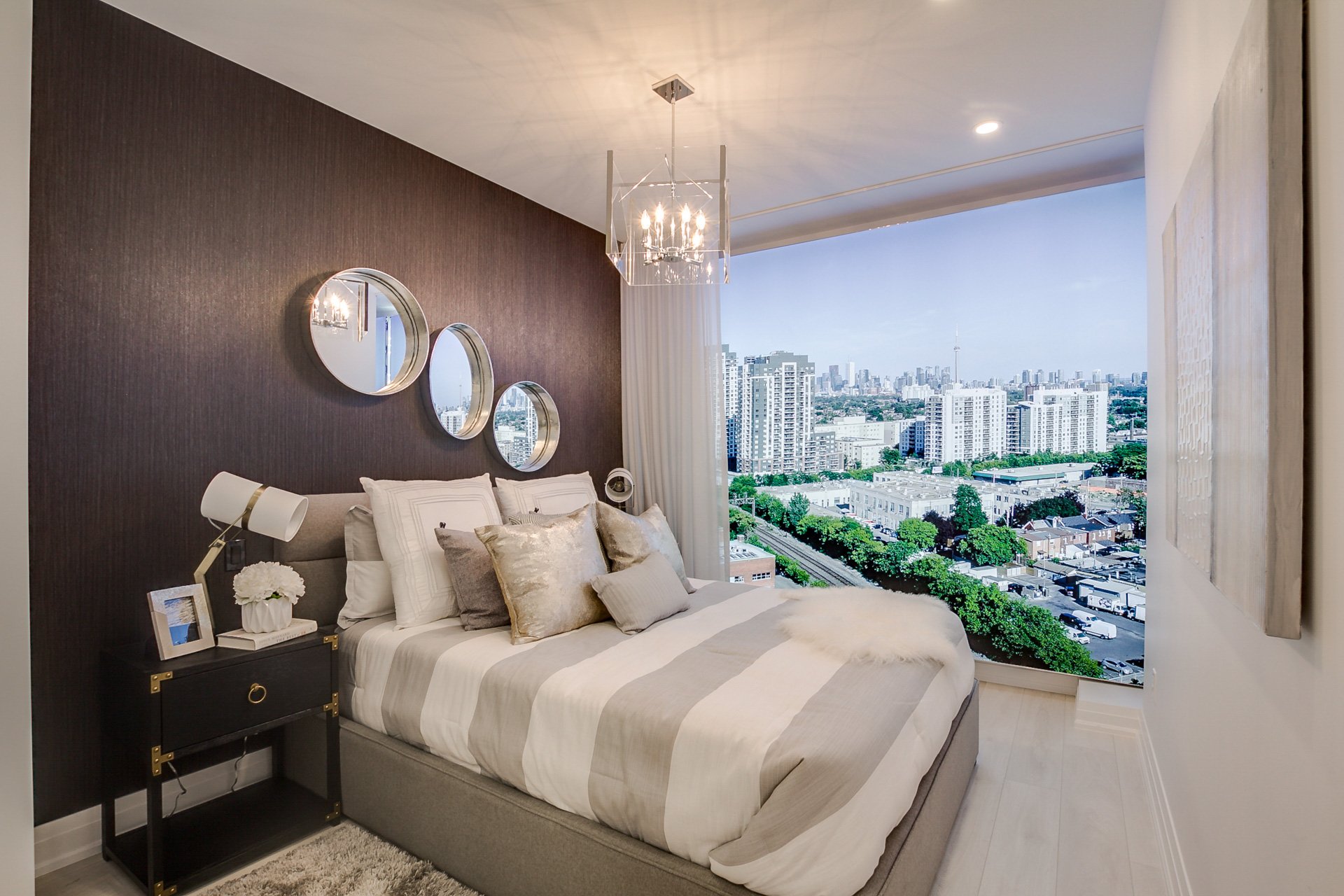 19_masterbedroom.jpg