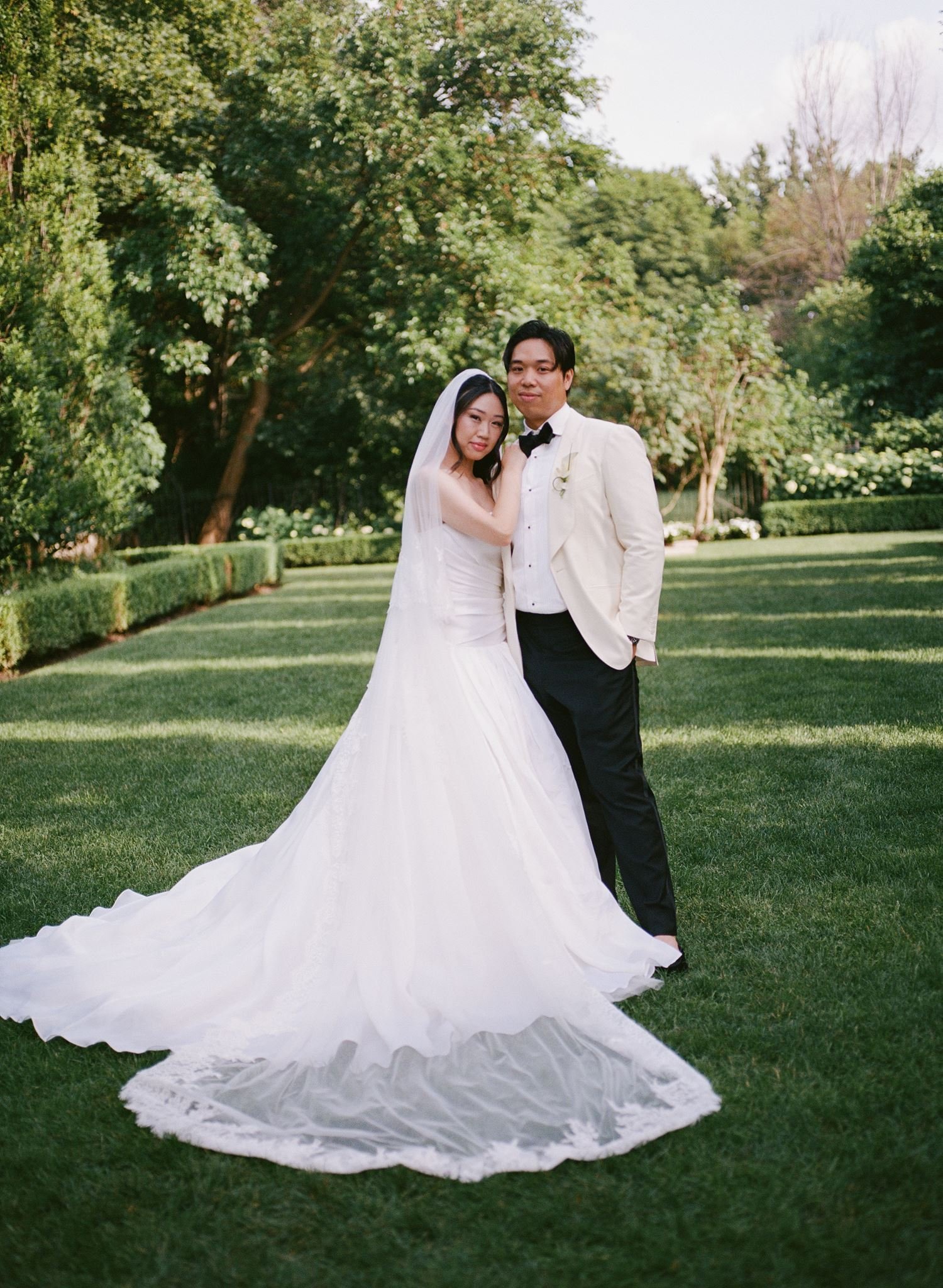 Outdoor Wedding, Garden Wedding, Bride and Groom, Graydon Hall Manor