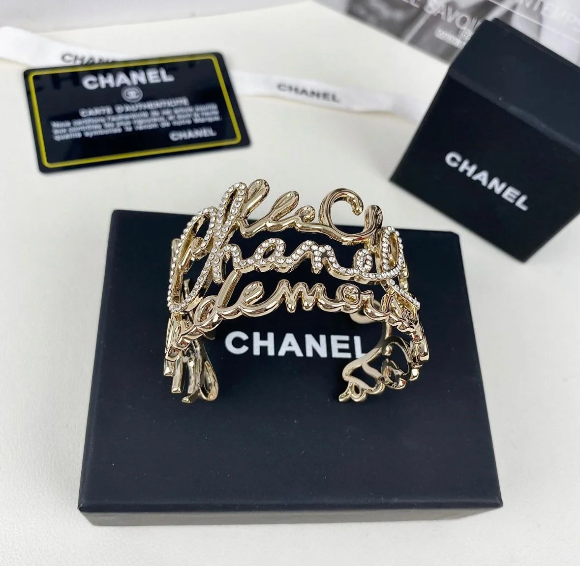 HEI CC CURSIVE SIGNATURE BANGLE