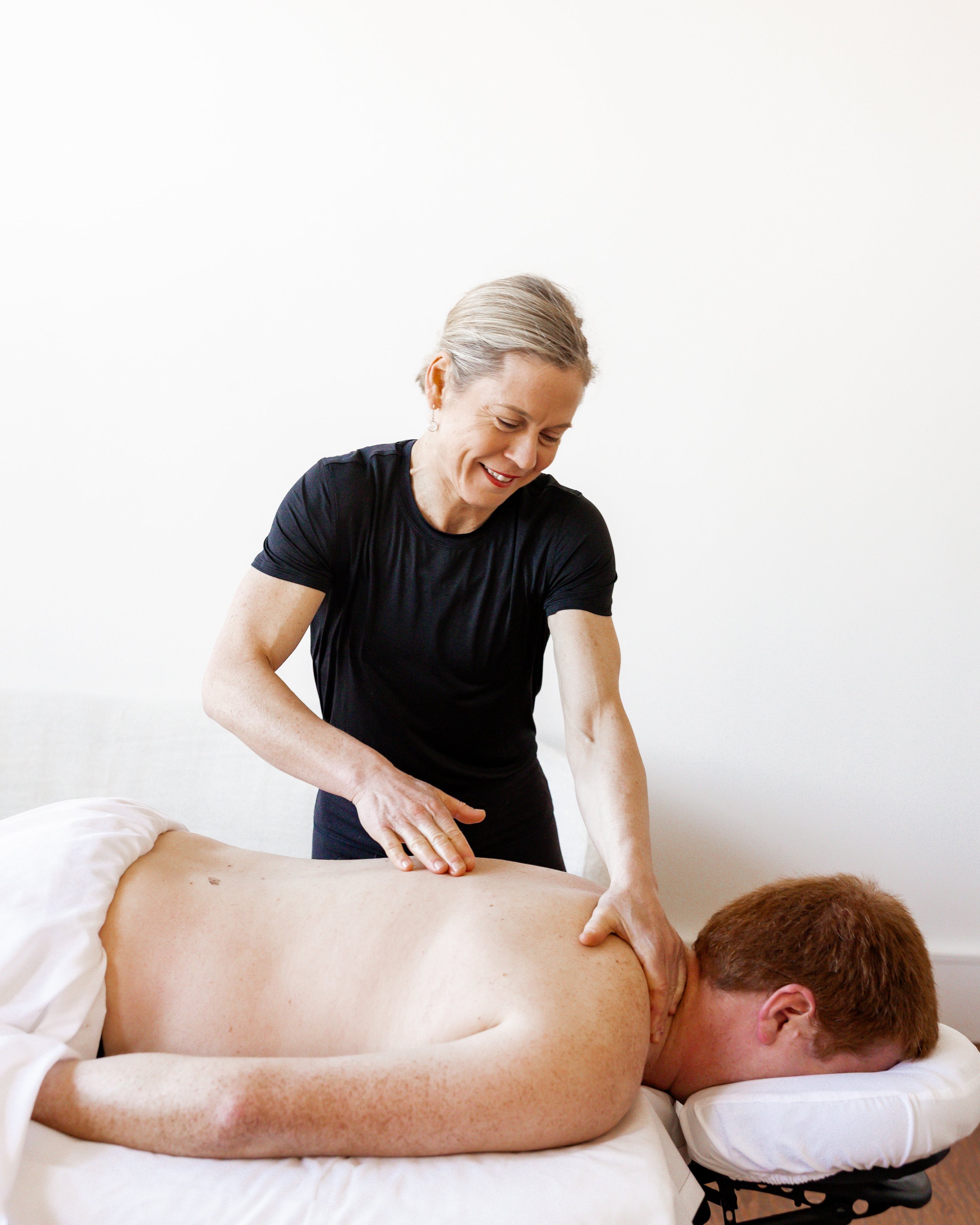Golf Recovery Massage in Blue Mountain and Collingwood: What Your Body Needs Between Rounds