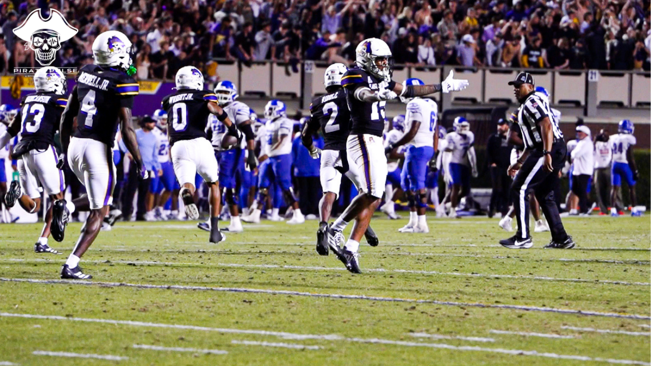 Pirates stun Memphis 31-27 in an instant classic at Dowdy-Ficklen