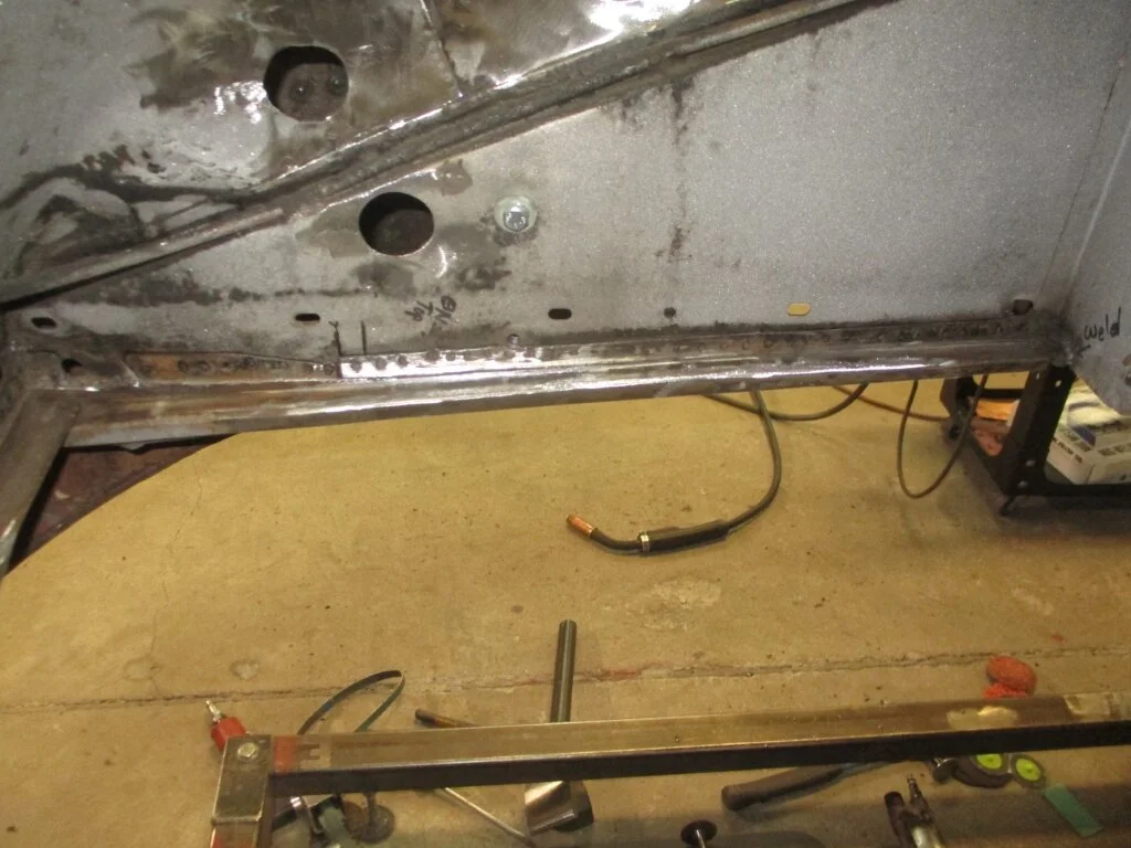 193_engine_surround_16_.jpg