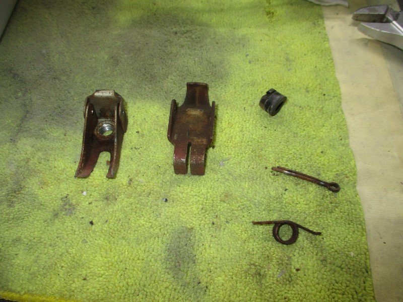 828_fuel_door_catch_4_.jpg