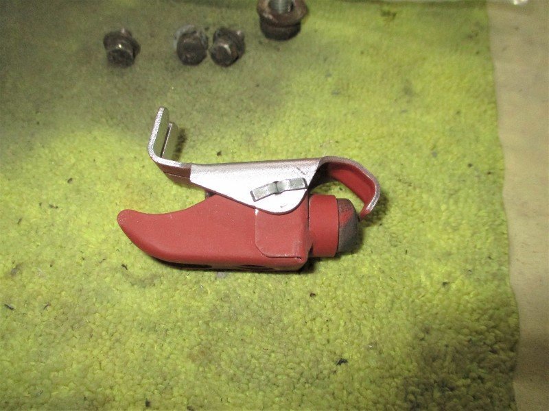 831_fuel_door_catch_7_.jpg