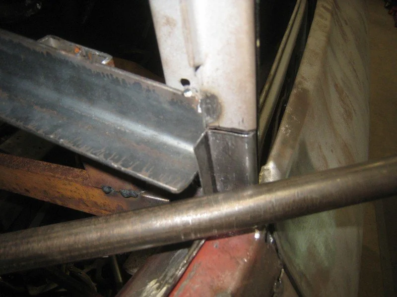 395_b_pillar_-_roof_2_.jpg