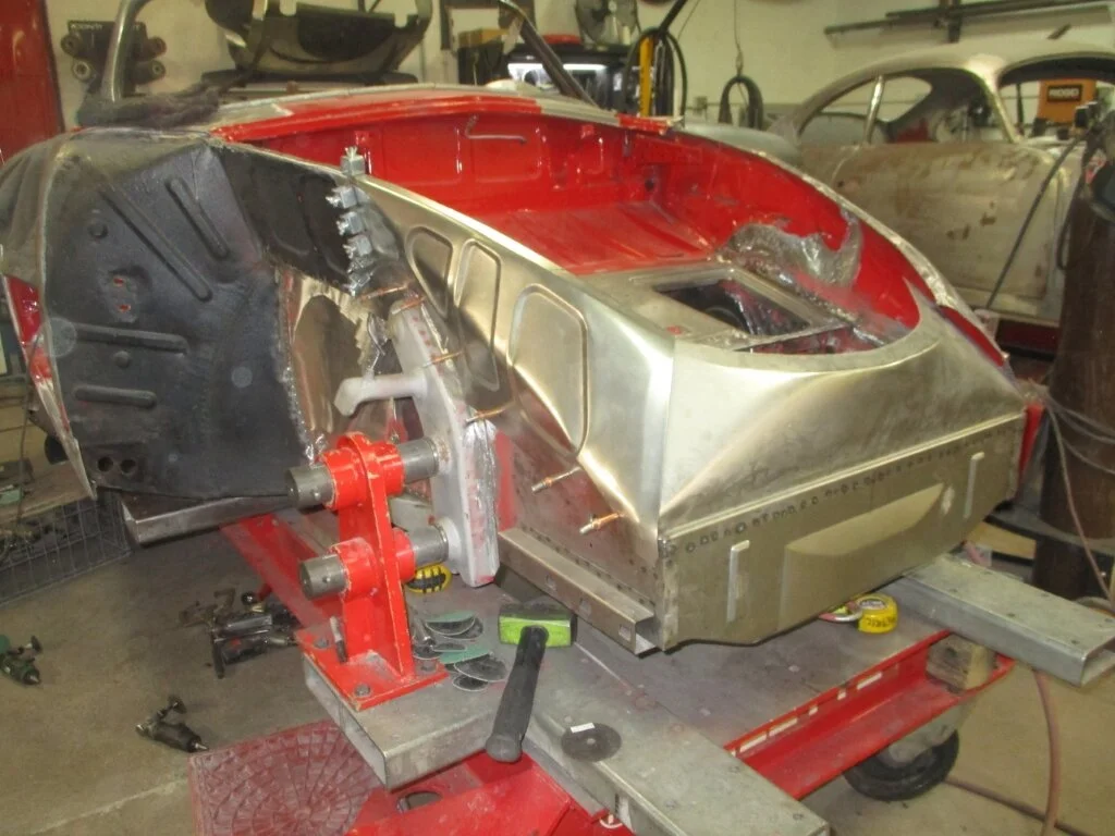 390_trunk_surr_13_.jpg