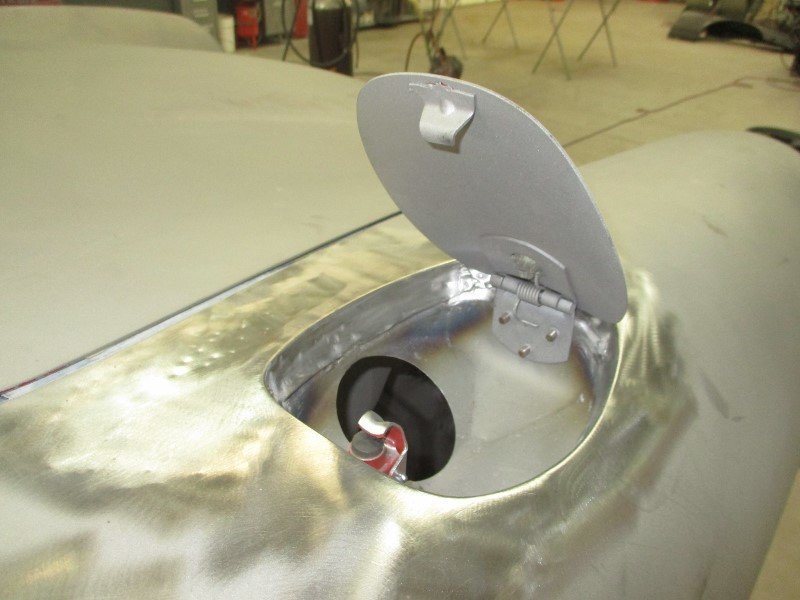 833_fuel_door_2_.jpg
