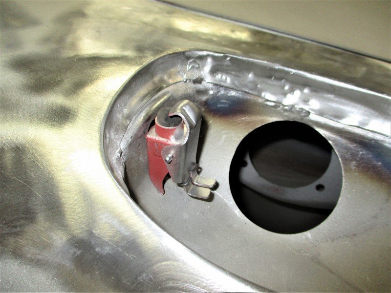 834_fuel_door_3_.jpg