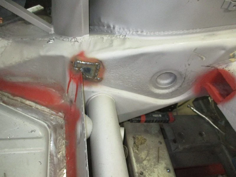 325_back_seat_area_3_.jpg