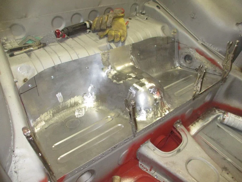 327_back_seat_area_5_.jpg