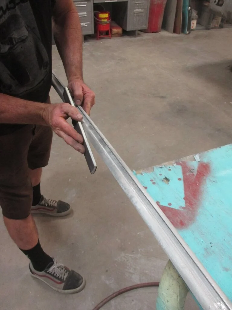 1070_bumper_trim_17_.jpg