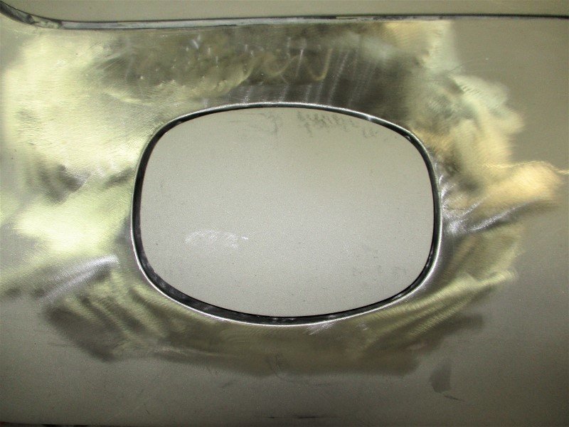 832_fuel_door_1_.jpg