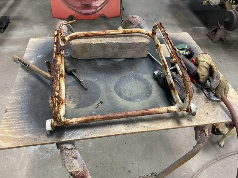 390_seat_frames_1_.jpg