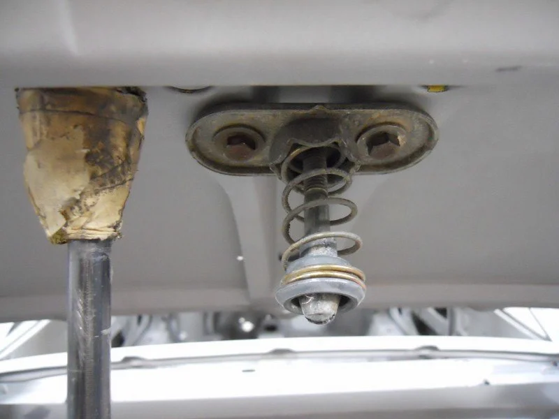 254_hood_latch_3_.jpg