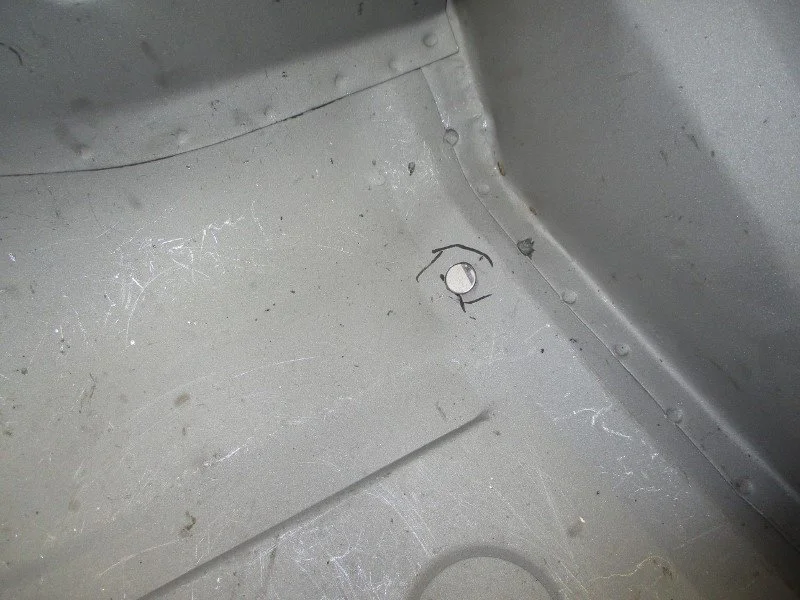 354_back_seat_18_.jpg