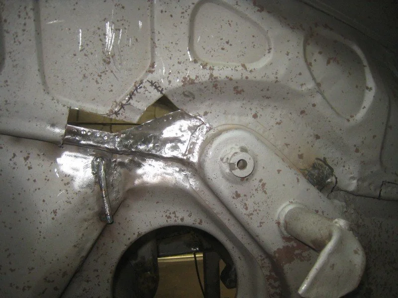 287_pass_frnt_wheel_well_2_.jpg