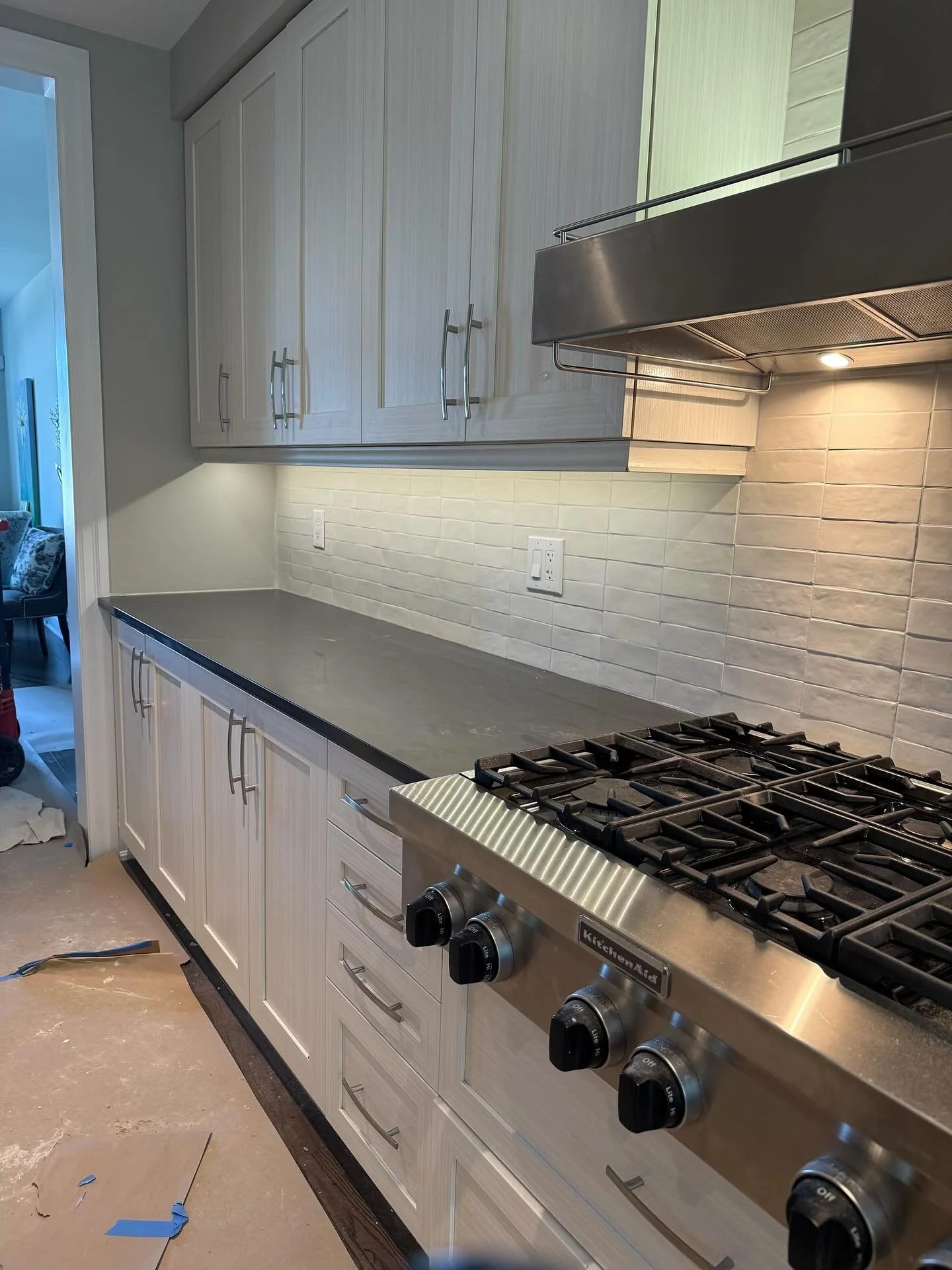 Swipe to see this small update transform this kitchen.