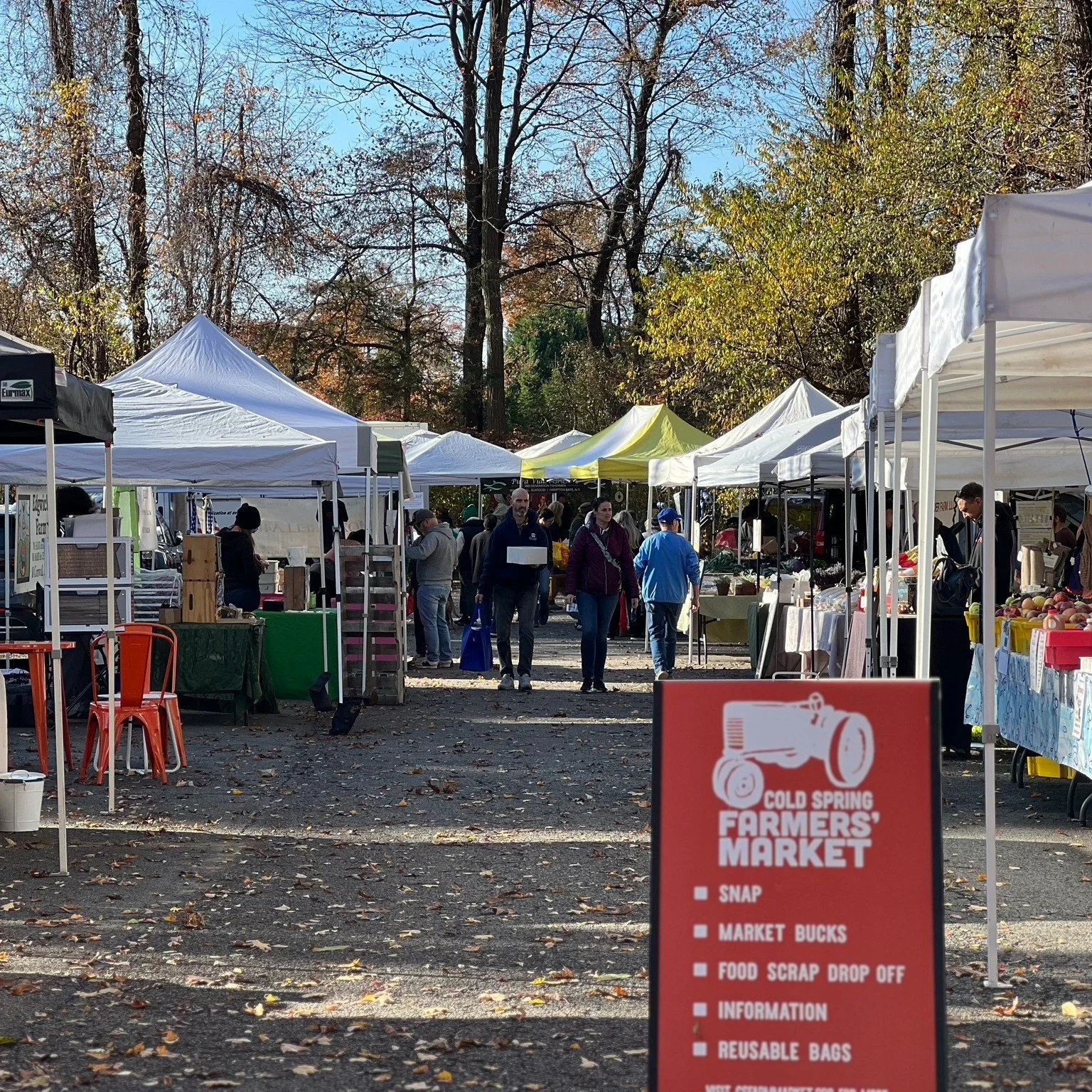 The Market is briming with vendors these next two weeks, perfect for your Holiday Feast shopping and any last minute gift ideas! We have plenty of meat, eggs, dairy, cheese, veggies, skincare, flowers, pickles, chocolate, prepared foods, coffee and m