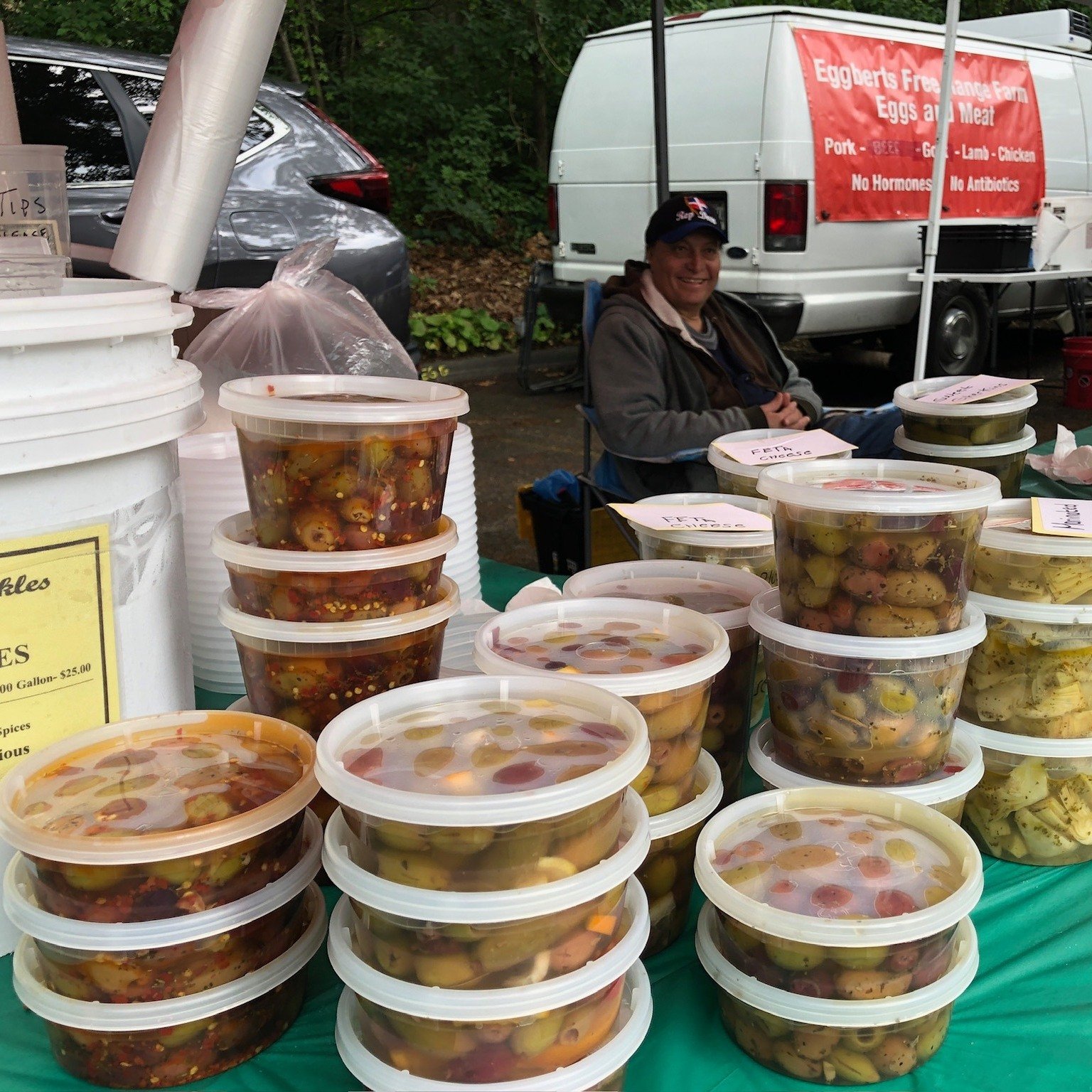 Tony's Pickles is back this weekend with their plentiful and tasty offerings! We love their sauerkraut and their spicy sauerkraut, as well as any of their olives. They have anything to make your charcuterie spectacular! @tonyspickles 
.
.
.
 #csfarmm