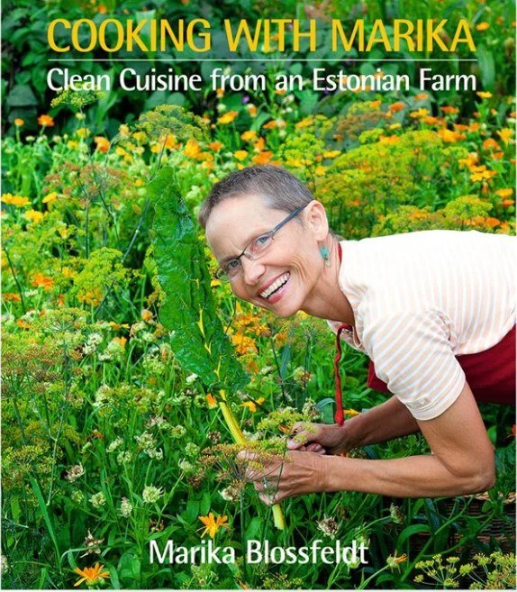 Marika Blossfeldt is back with her cookbook! 'Cooking with Marika' is about cooking passionately, eating joyfully and living fully. It is filled with delicious clean eating recipes. All recipes are based on natural whole foods and consist of only a f