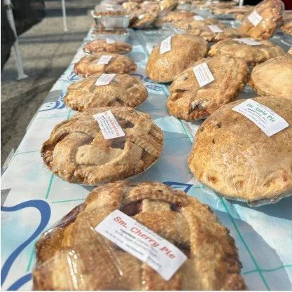Over at Breezy Hill Orchards, they have some super tasty fruit pies, like Apple, Cherry, and Mixed berry. A great way to have some dessert after grilling, just heat up the oven and warm up the pie! A perfect summer treat! @breezyhillorchard 
.
.
.
 #