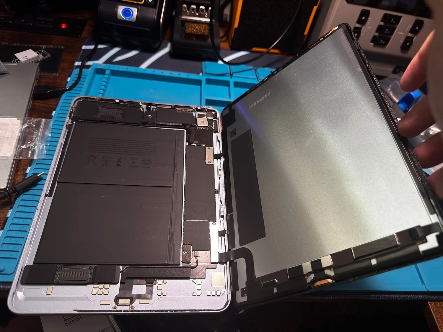 iPad screen replacement