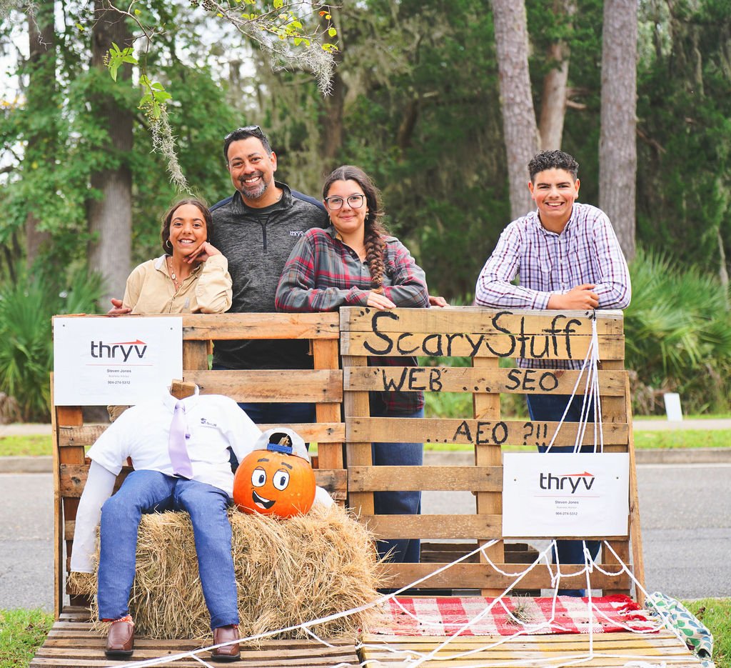 scarecrow-stroll2609904.jpg