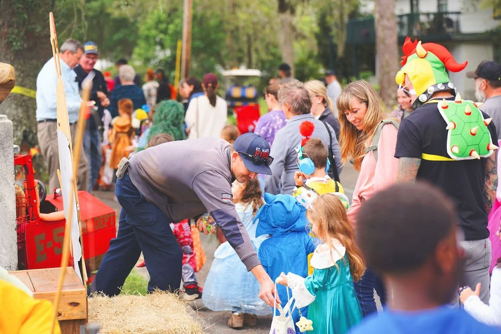 scarecrow-stroll2600025.jpg