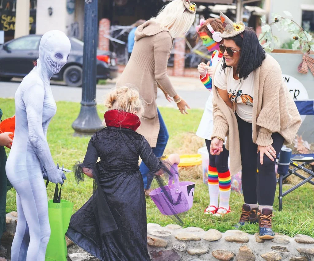 scarecrow-stroll2600101.jpg