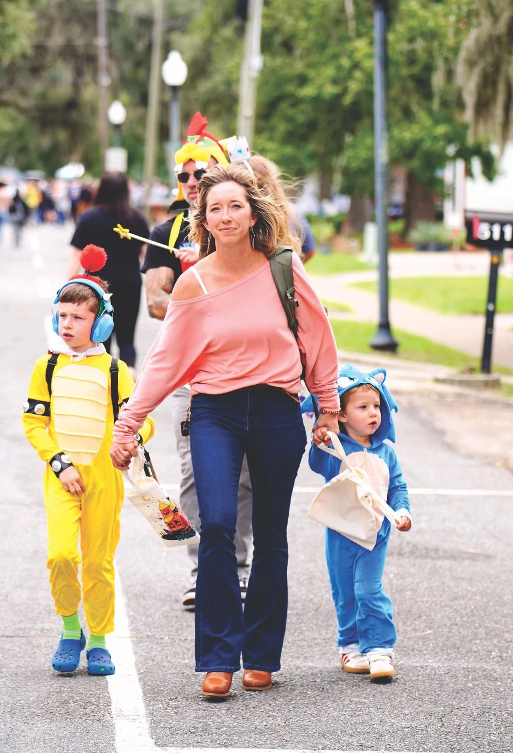 scarecrow-stroll2609937.jpg
