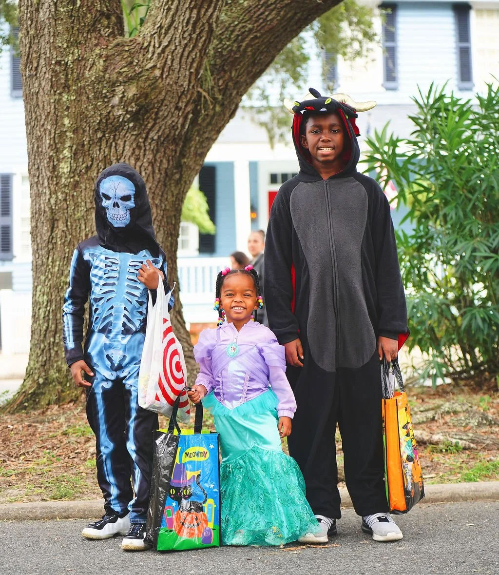 scarecrow-stroll2600343.jpg