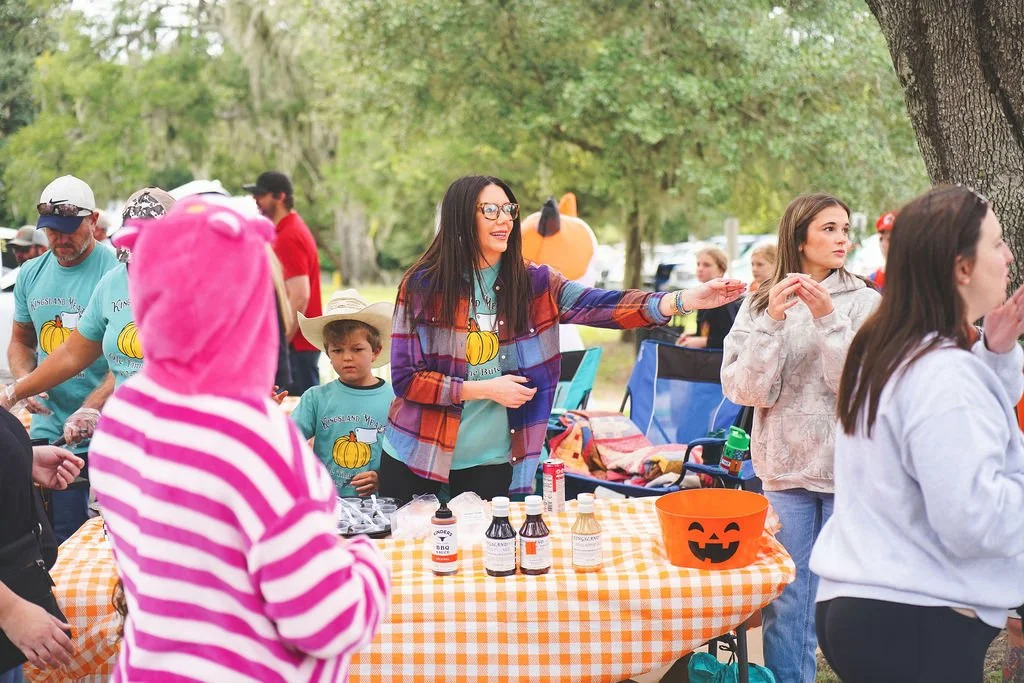 scarecrow-stroll2600212.jpg