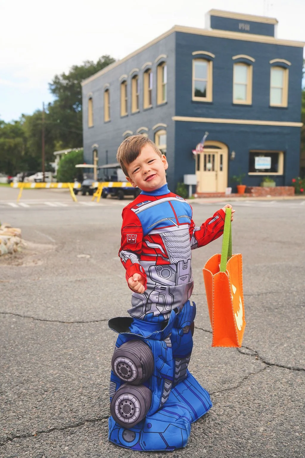 scarecrow-stroll2600162.jpg
