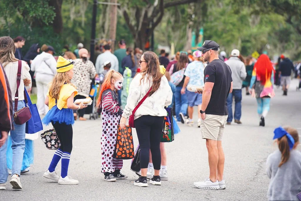 scarecrow-stroll2600203.jpg
