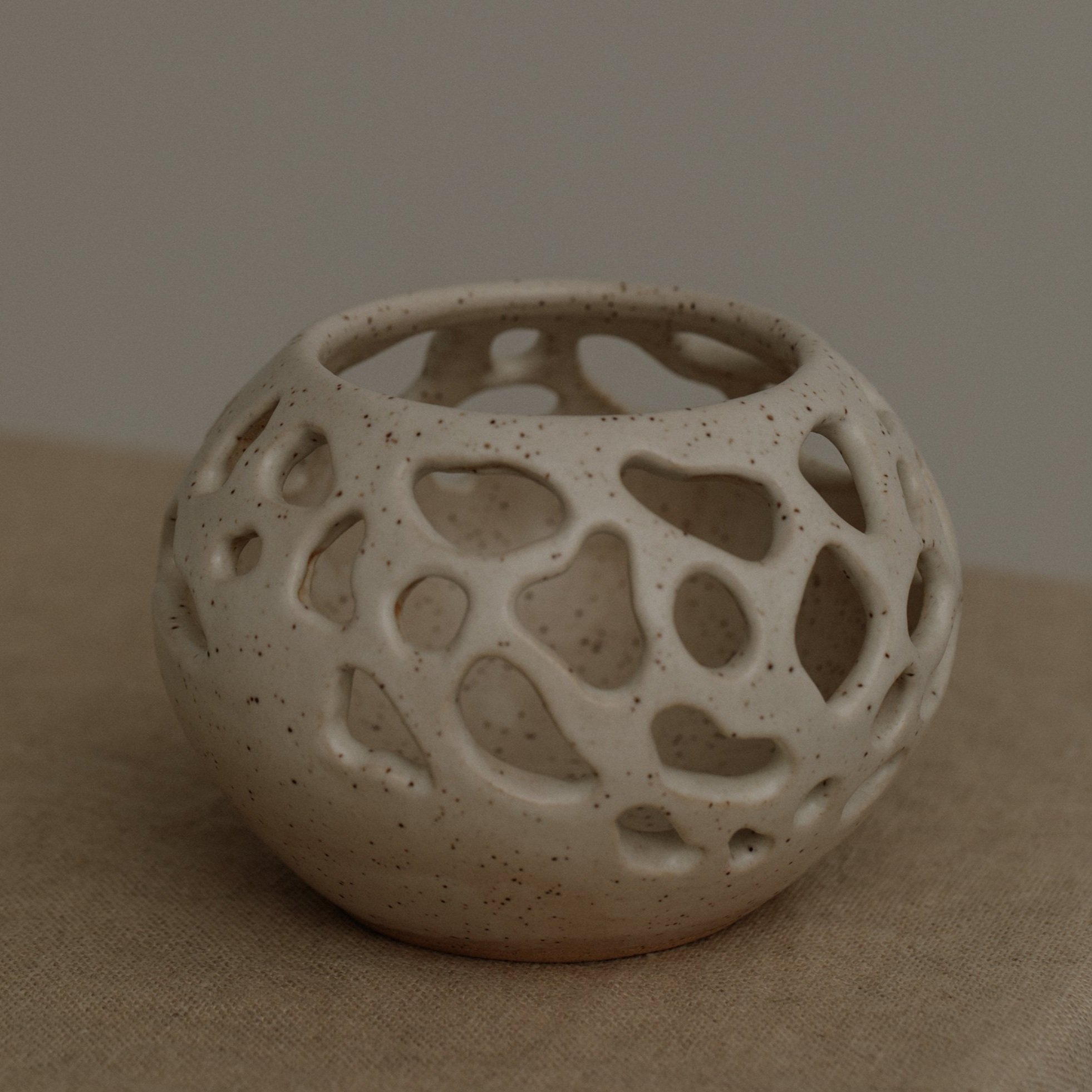 CKC_Speckled-Cream-Lattice-Bowl_2.jpg
