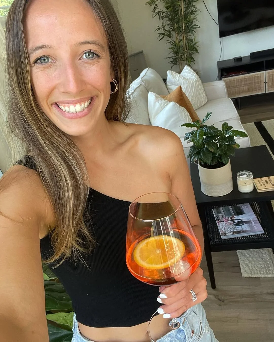 VISUALIZE Creative Agency Talents - Mocktail Girlie