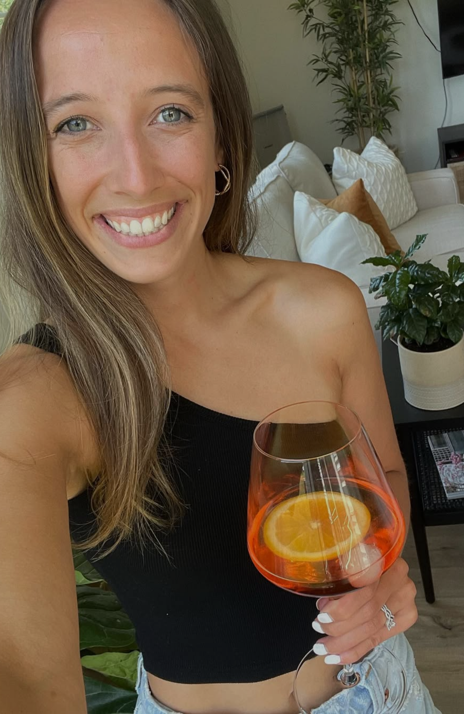 VISUALIZE Creative Agency Talents - Mocktail Girlie