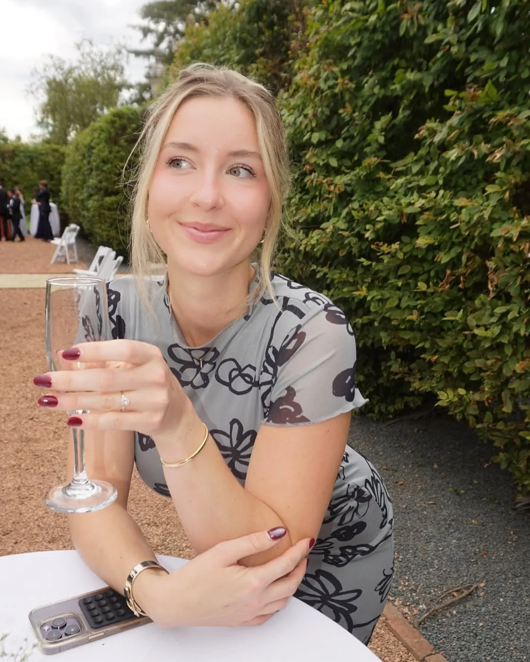 VISUALIZE Creative Agency Talents - Bella Anya