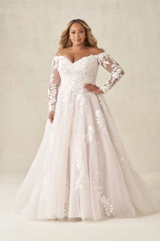 W555, ivory, size 18