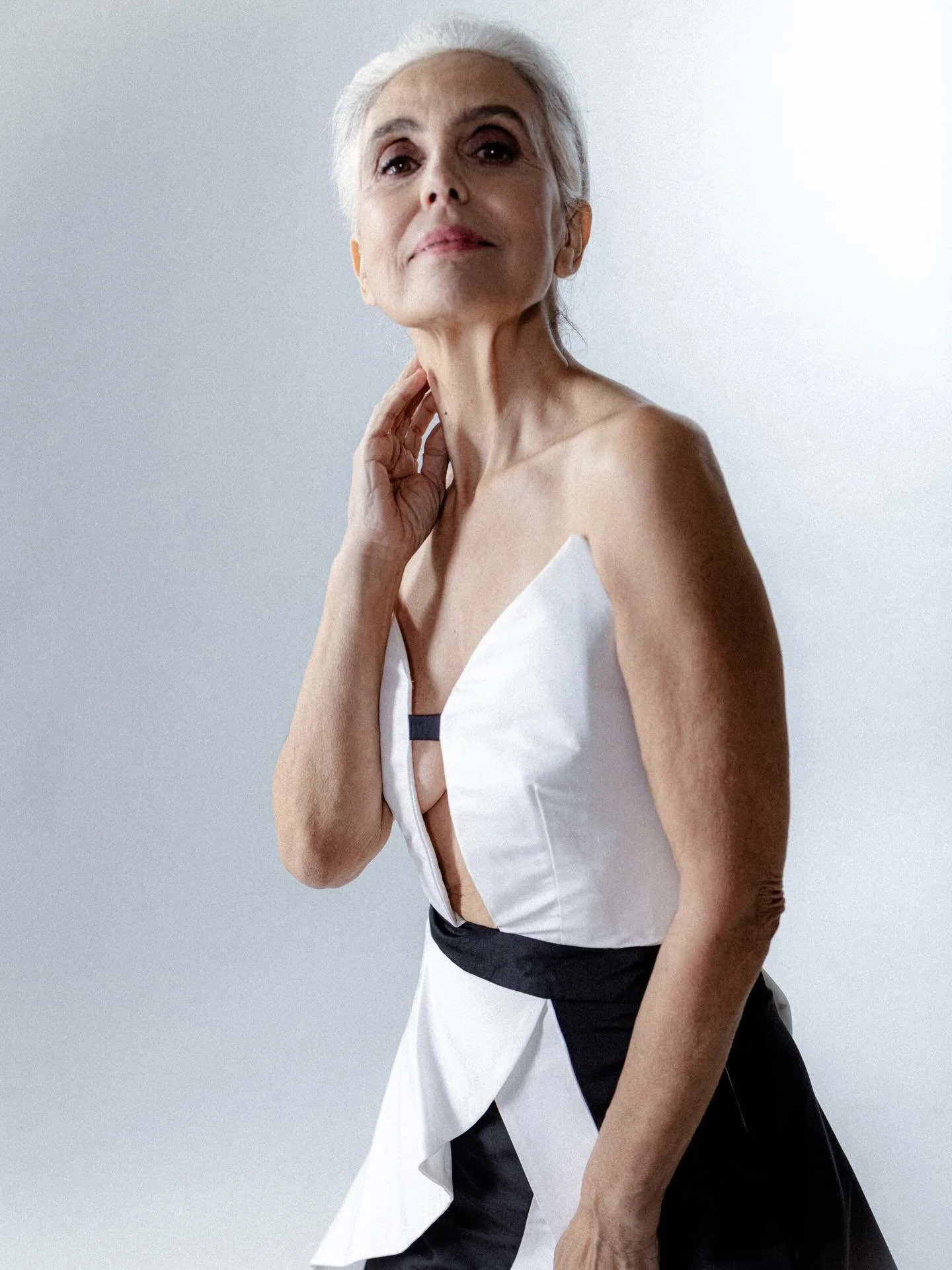 Submitted for the Haute Couture Award and grateful to have been part of it 🥰✨

@hautecoutureaustriaaward 

PRODUKTIONSLEITUNG: Christine Schn&ouml;ll, Wolfgang Muth
PRODUKTION &amp; CD: Wolfgang Reichl @wr_face_vienna 
PRODUKTIONSASSISTENZ: Yoav Gol