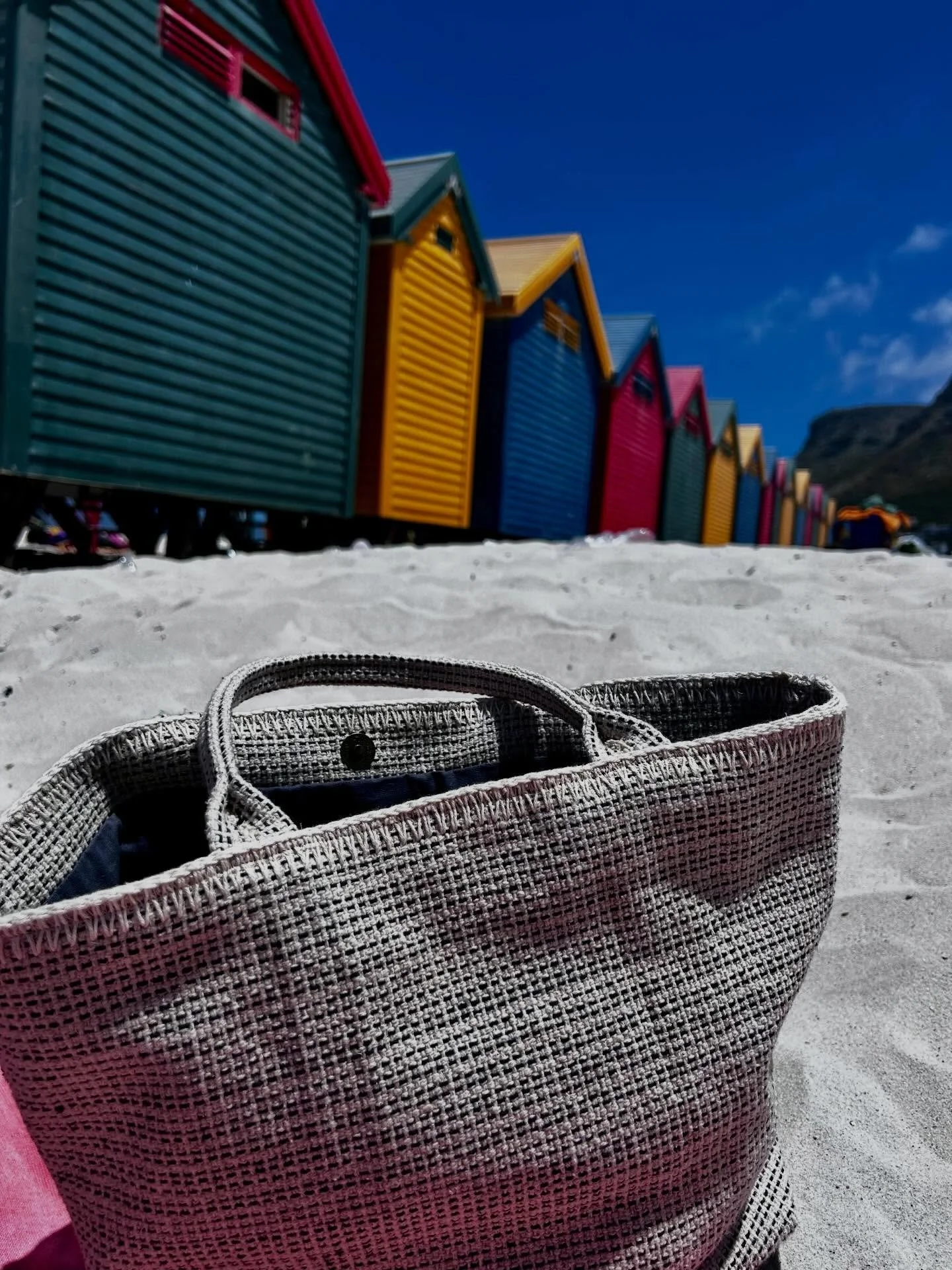 What carried the journey 🌊🐚☀️
A large bag and a smaller one &mdash; both handmade, both travelling along.
For open roads, for the beach, for everything in between.