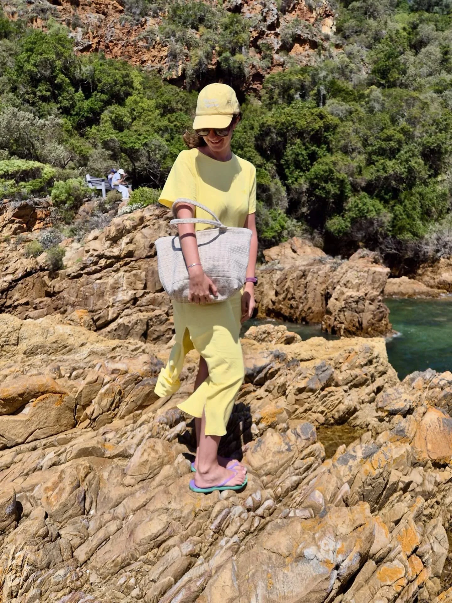 Simple moments 🟡
My yellow T-shirt dress combined with my bag &mdash; light, uncomplicated, easy to wear.